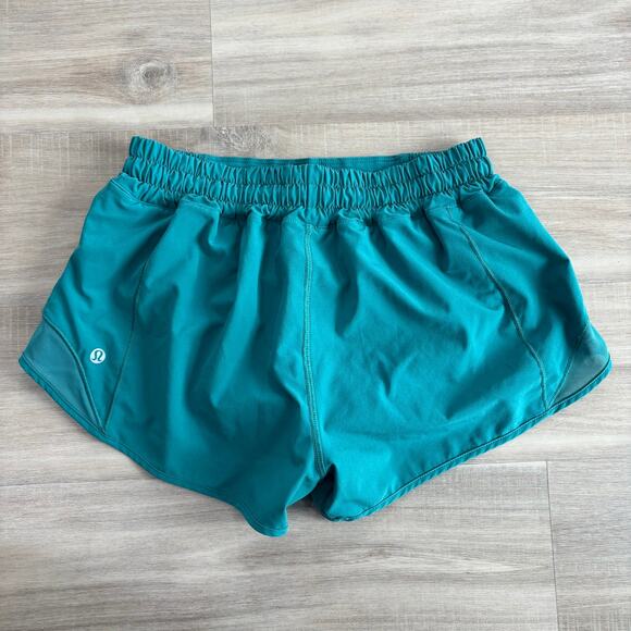 Lululemon Hotty Hot Low Rise Short 2.5" Teal Lagoon Women Size 6 - Picture 4 of 5